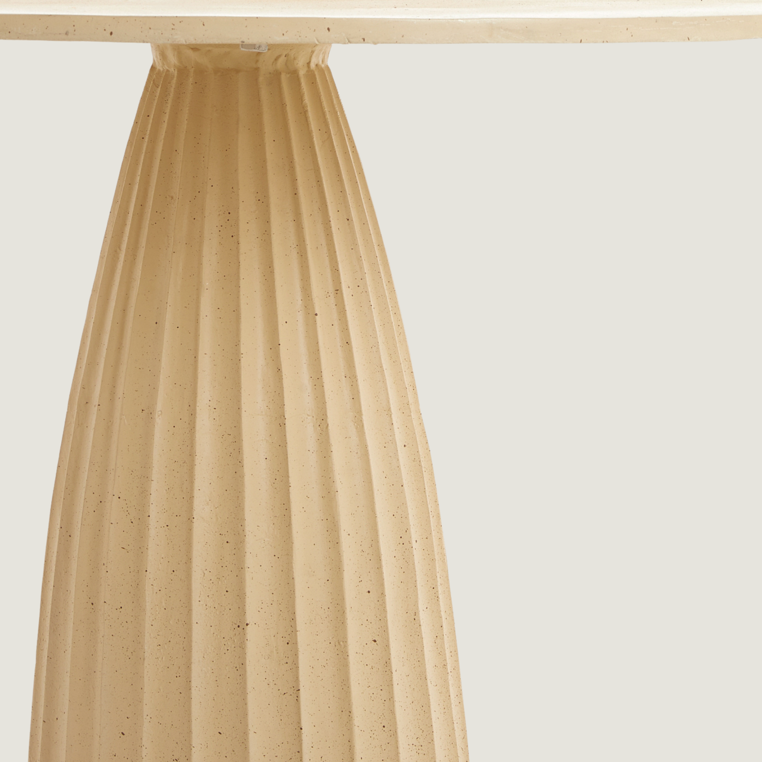 Contemporary Round Outdoor Dining Table in Natural Wood Look